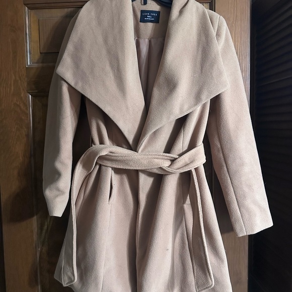 Love Tree Tan Trench Coat with Oversized Collar and Tie Belt - Picture 1 of 3